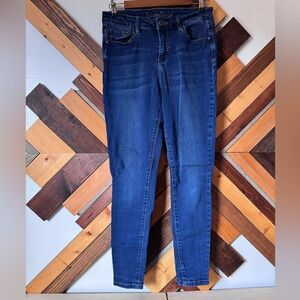 Sleek Indigo Women's Skinny Jeans